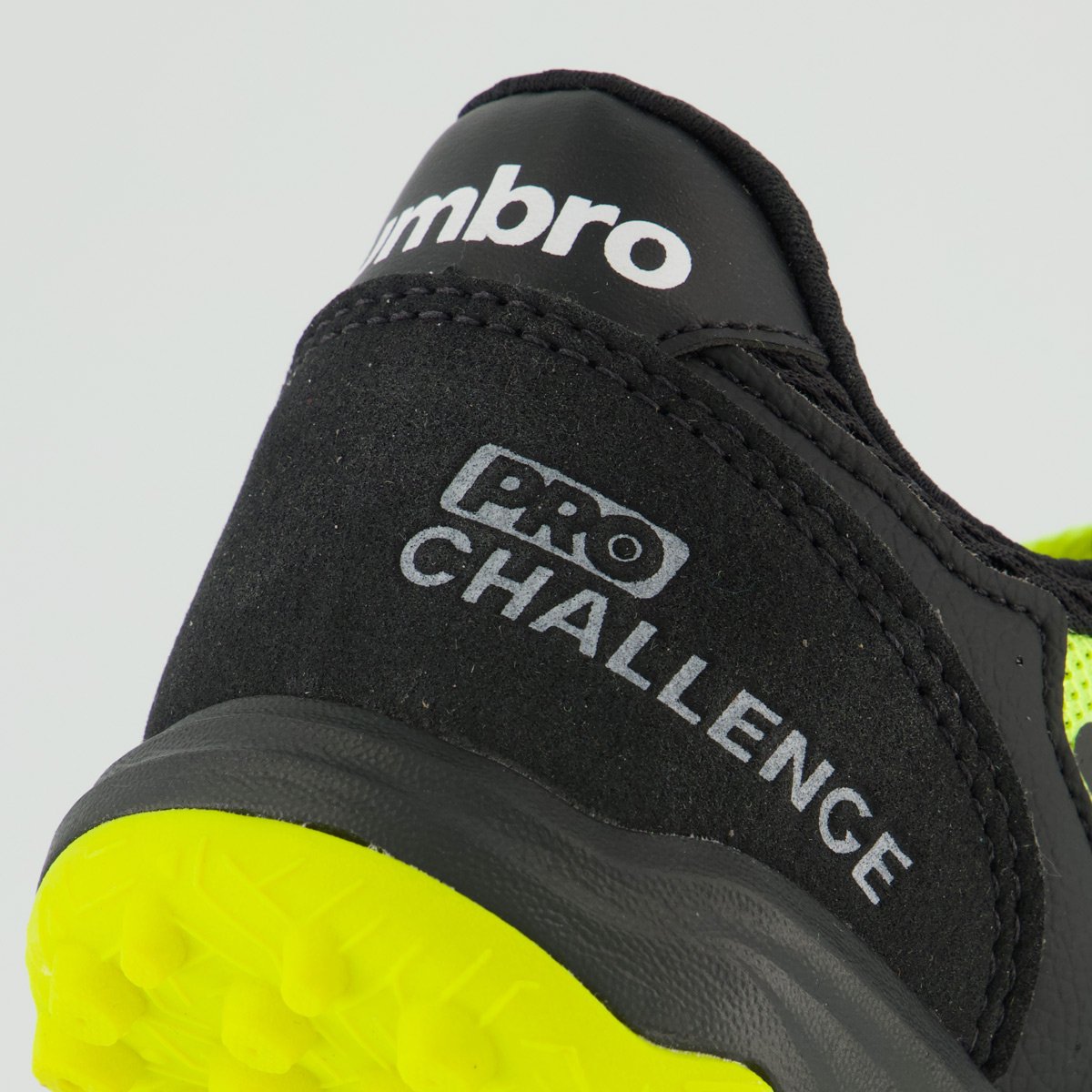Chuteira Umbro Pro Challenge Uptake Society Verde e Preta Verde/Preto 6