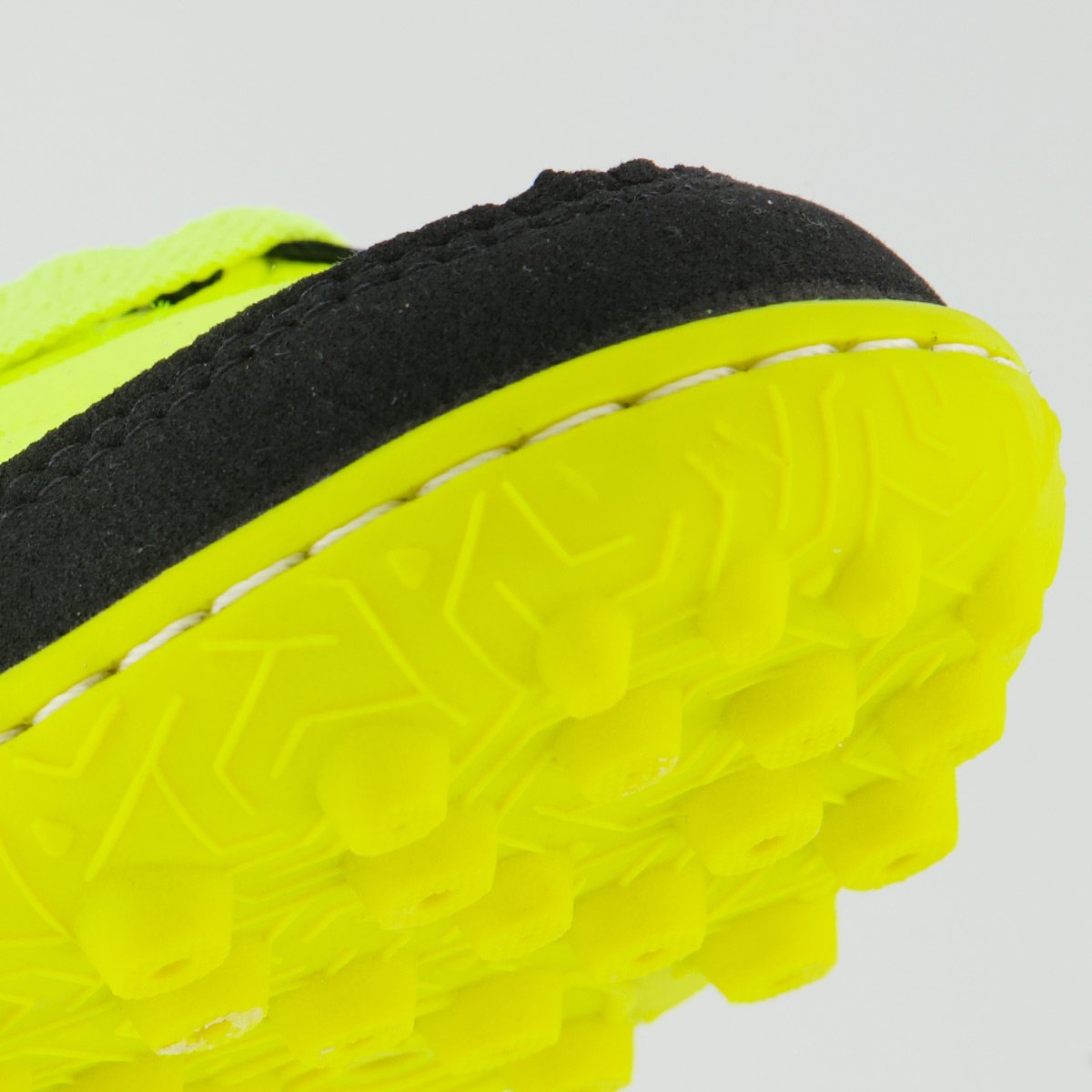 Chuteira Umbro Pro Challenge Uptake Society Verde e Preta Verde/Preto 8