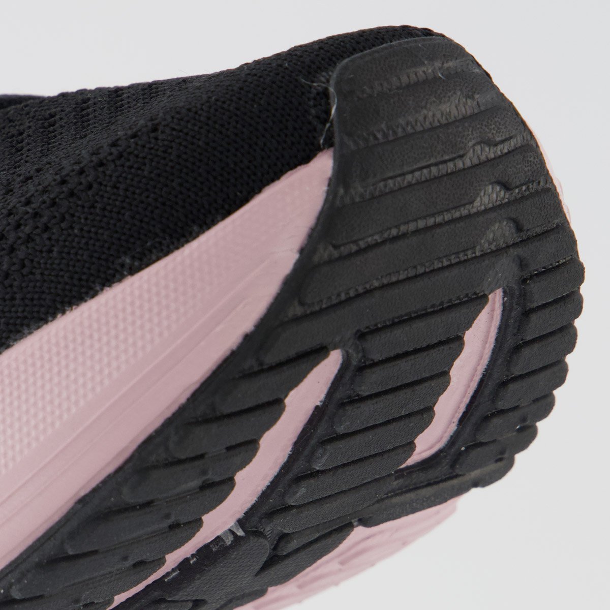 Tênis Under Armour Charged Slight 4 Feminino Preto e Lilás Preto 8