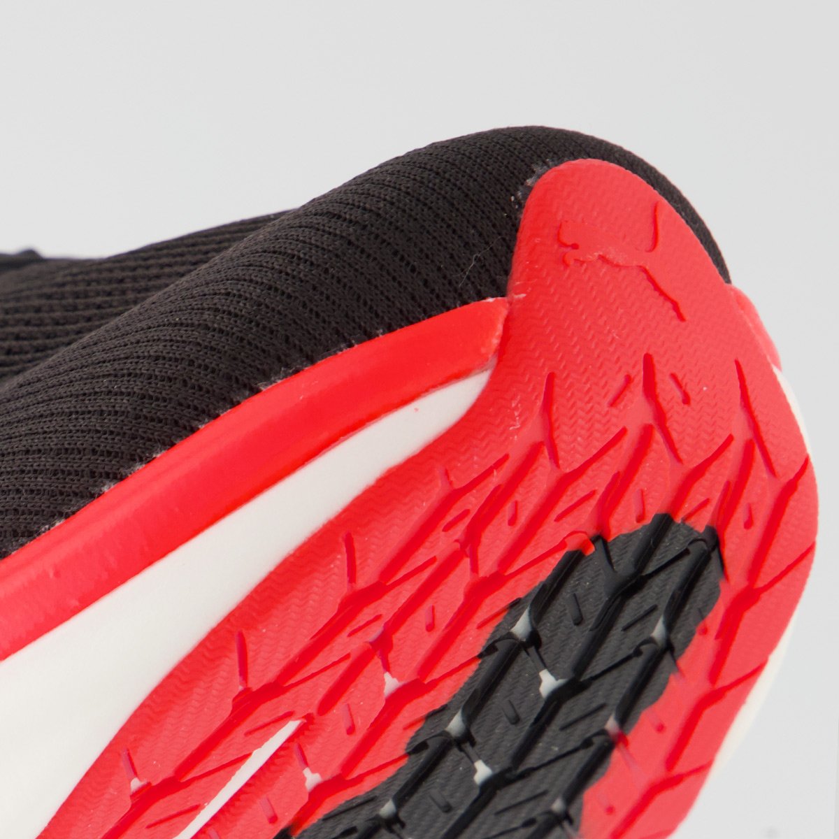 Tênis Puma Deviate Nitro 4 Preto e Vermelho Preto 8