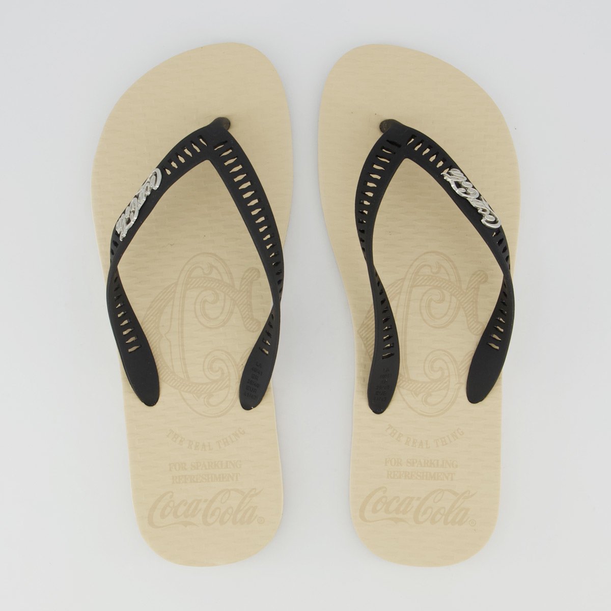 Chinelo Coca Cola Ithaca Off White e Preto