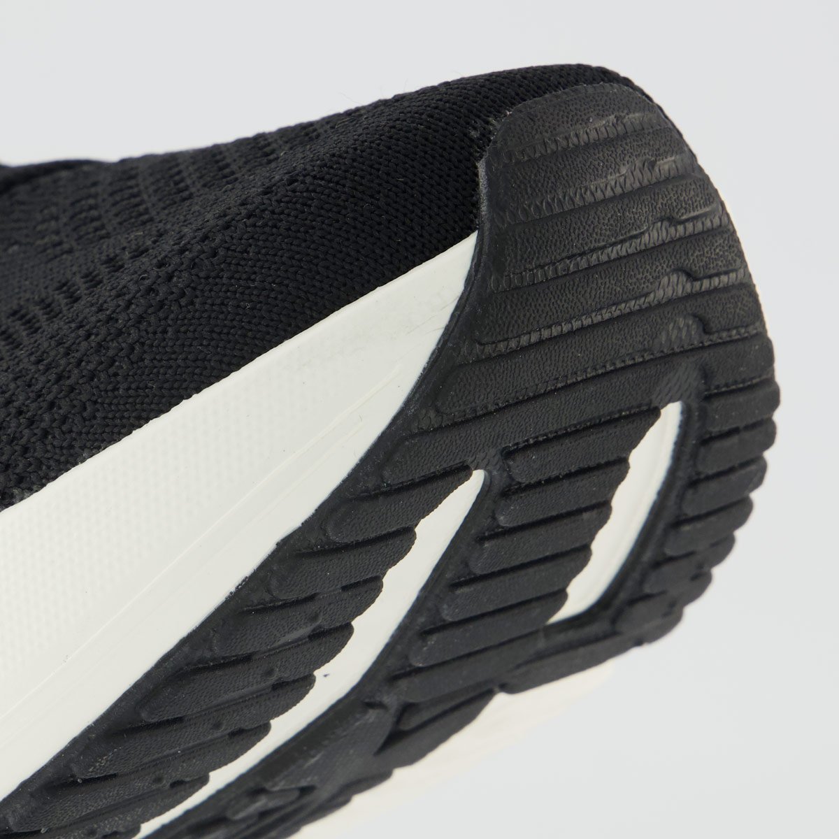 Tênis Under Armour Charged Slight 4 Preto Preto 8