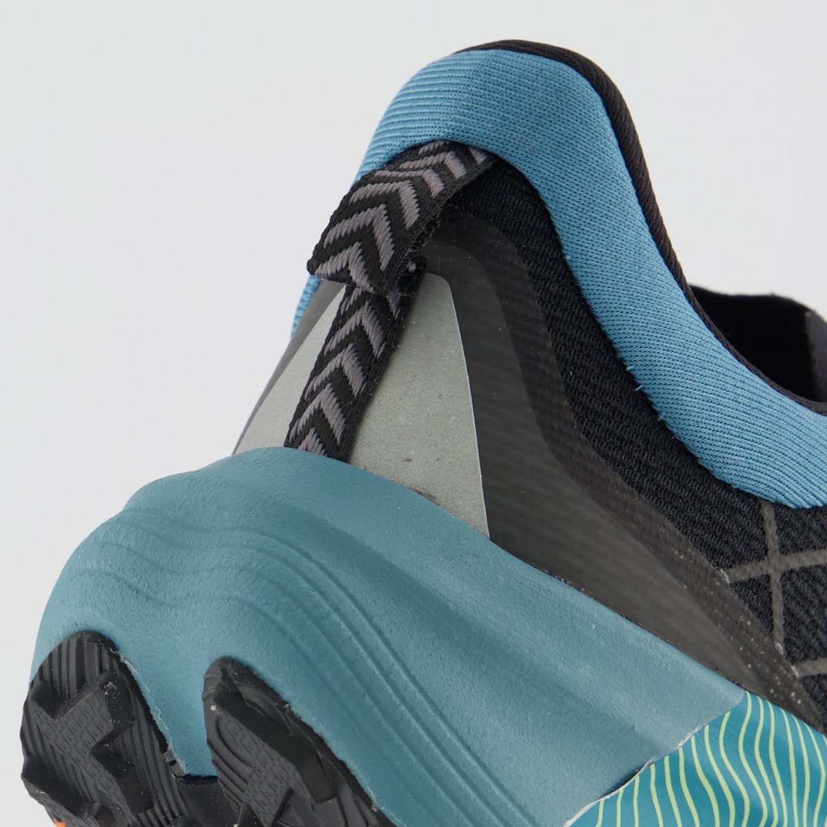 Tênis Fila Racer Skytrail Feminino Preto e Azul Preto/Azul 6