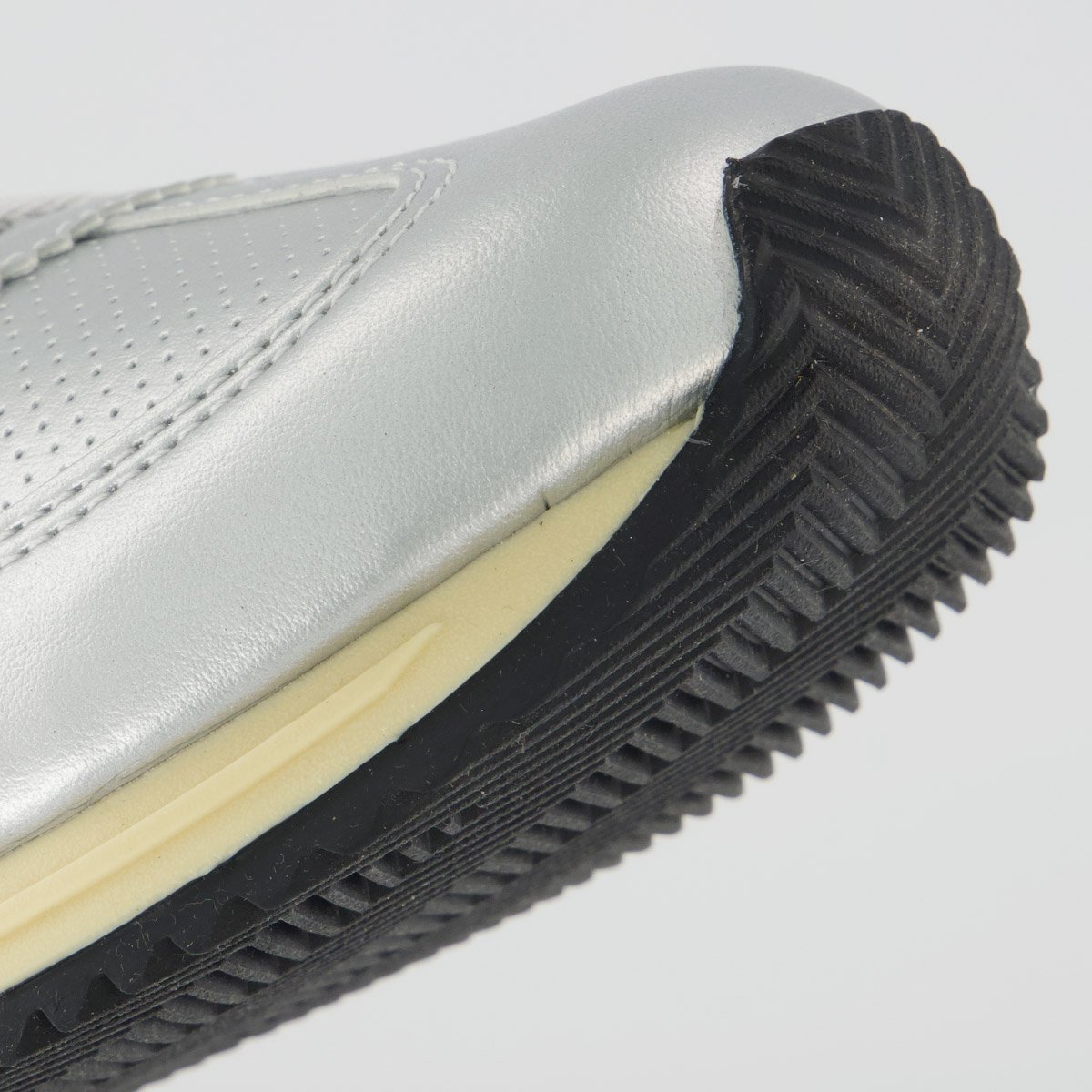 Tênis Fila F-Retro 2 SL Feminino Prata e Preto Prata 8