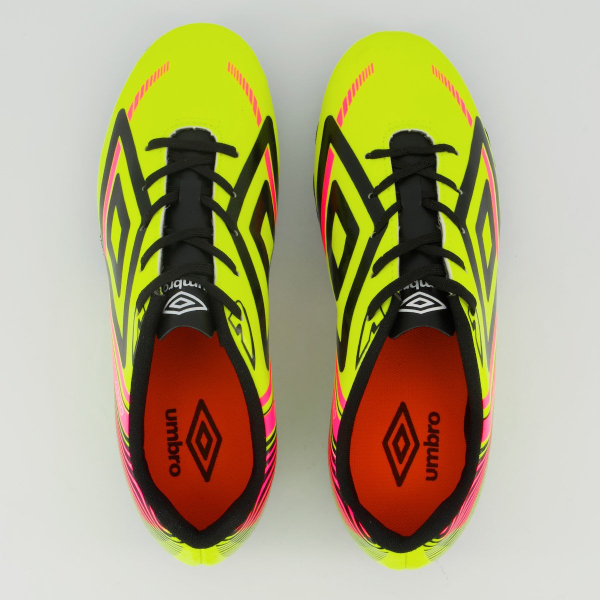 Chuteira Umbro Aerodynamic Campo Verde e Preto Verde 4