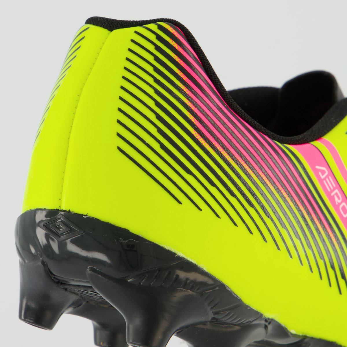 Chuteira Umbro Aerodynamic Campo Verde e Preto Verde 6