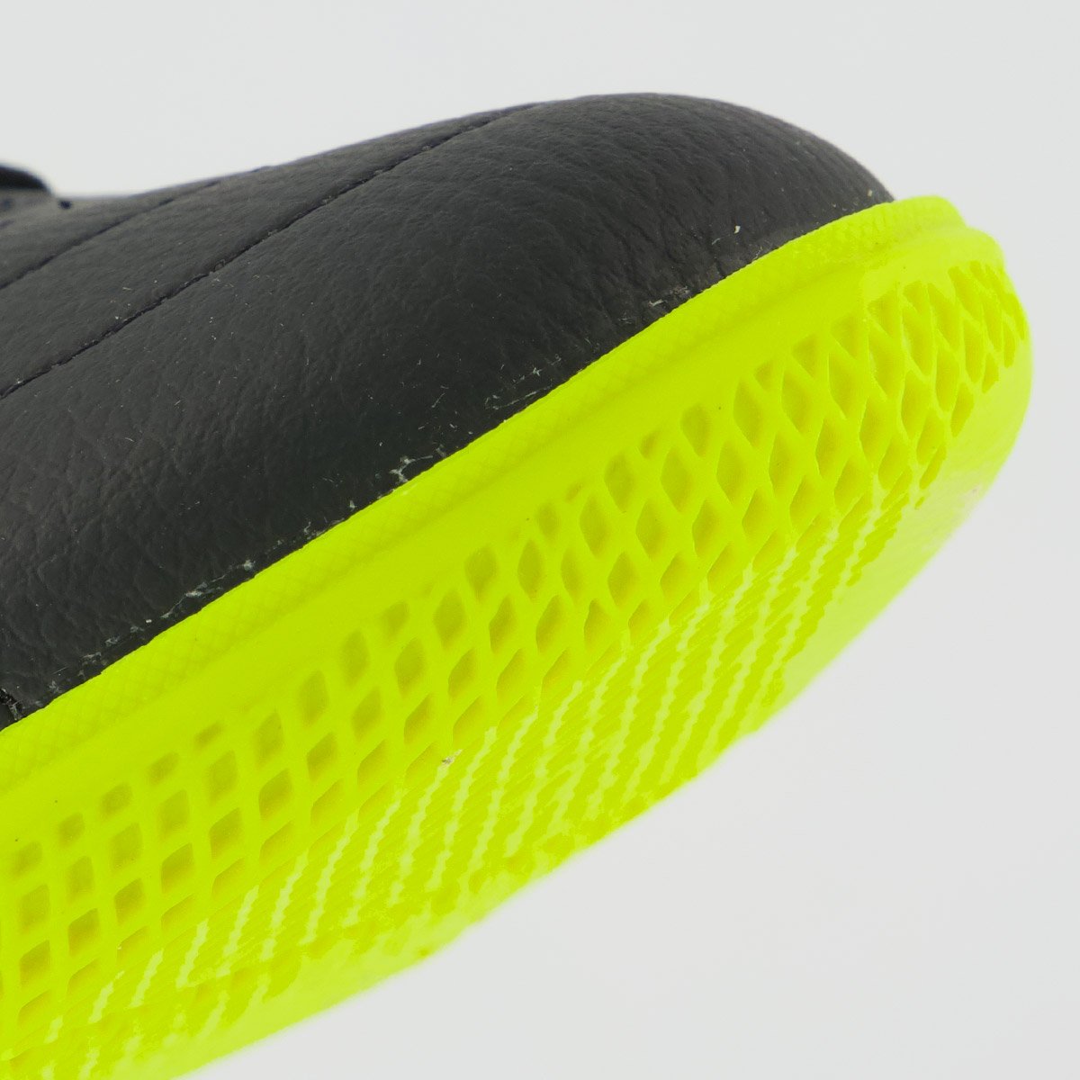 Chuteira Umbro Class Neo Futsal Preta e Verde Preto 8