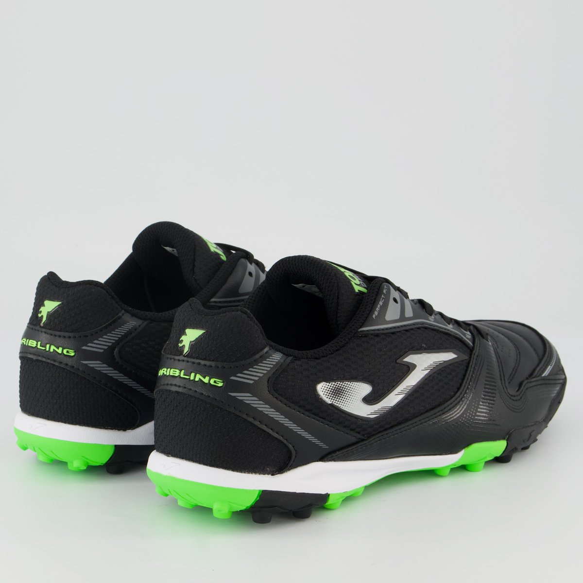 Chuteira Joma Dribling TF Society Preta e Verde Preto 3