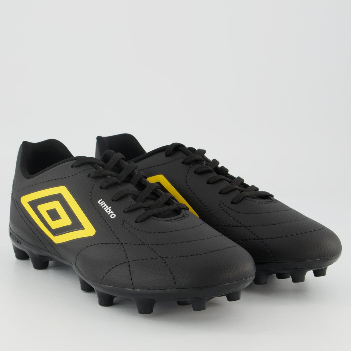 Chuteira Umbro Class Footballer Campo Preta e Amarela Preto 2