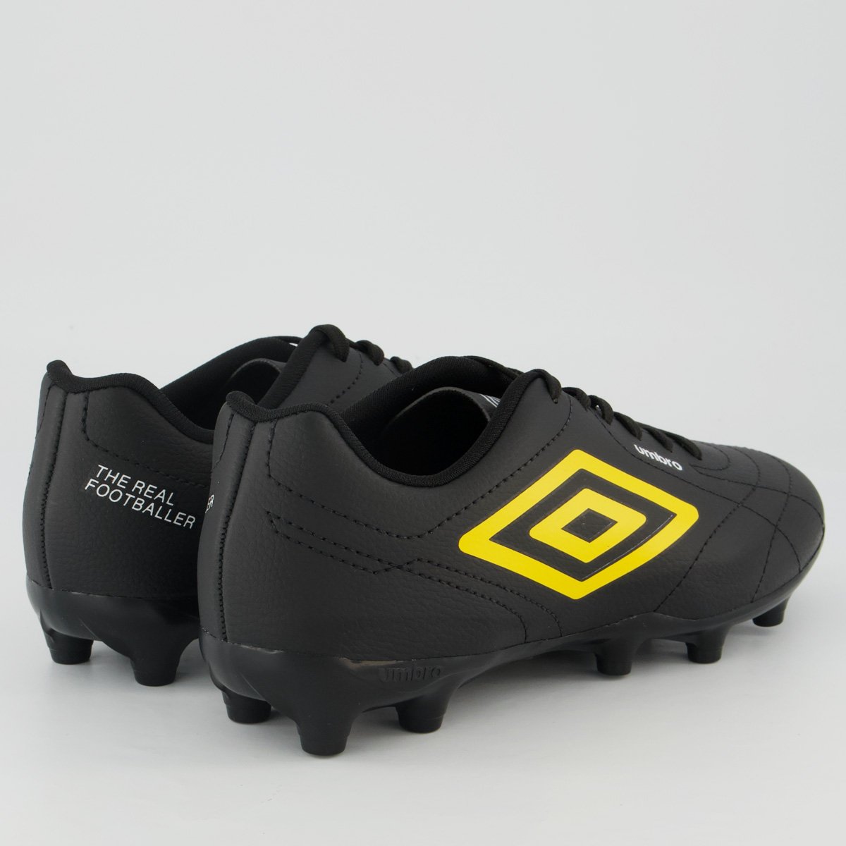 Chuteira Umbro Class Footballer Campo Preta e Amarela Preto 3