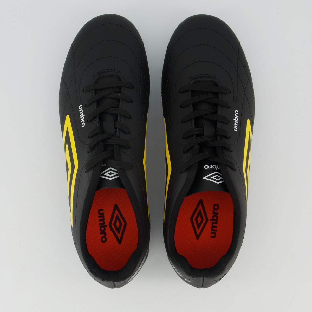 Chuteira Umbro Class Footballer Campo Preta e Amarela Preto 4