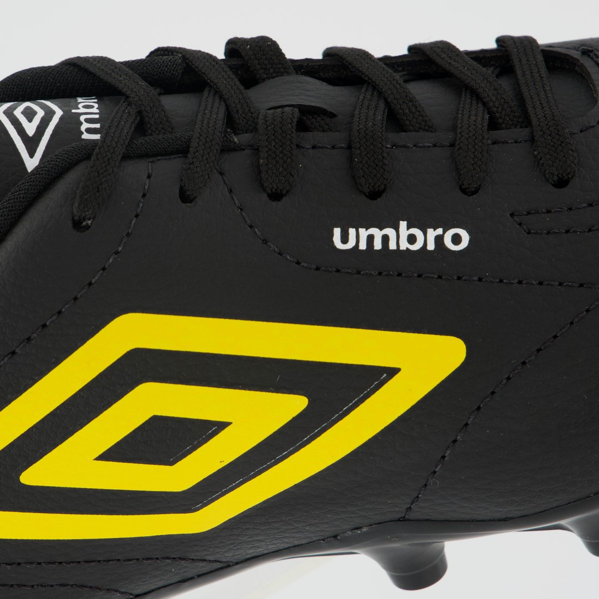Chuteira Umbro Class Footballer Campo Preta e Amarela Preto 7