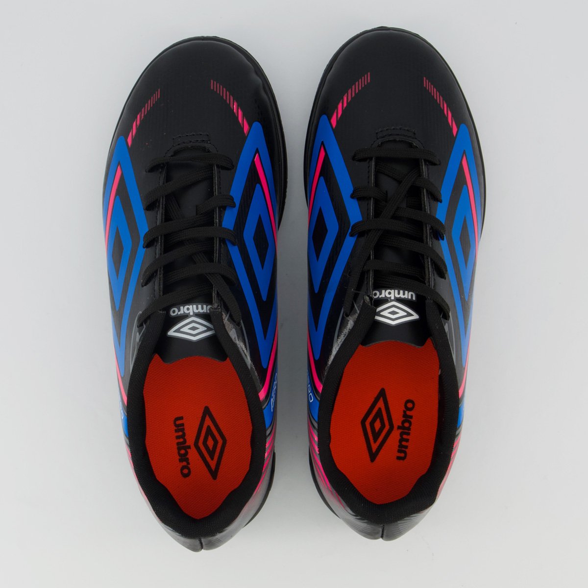 Chuteira Umbro Aerodynamic Society Preta e Azul Preto 4