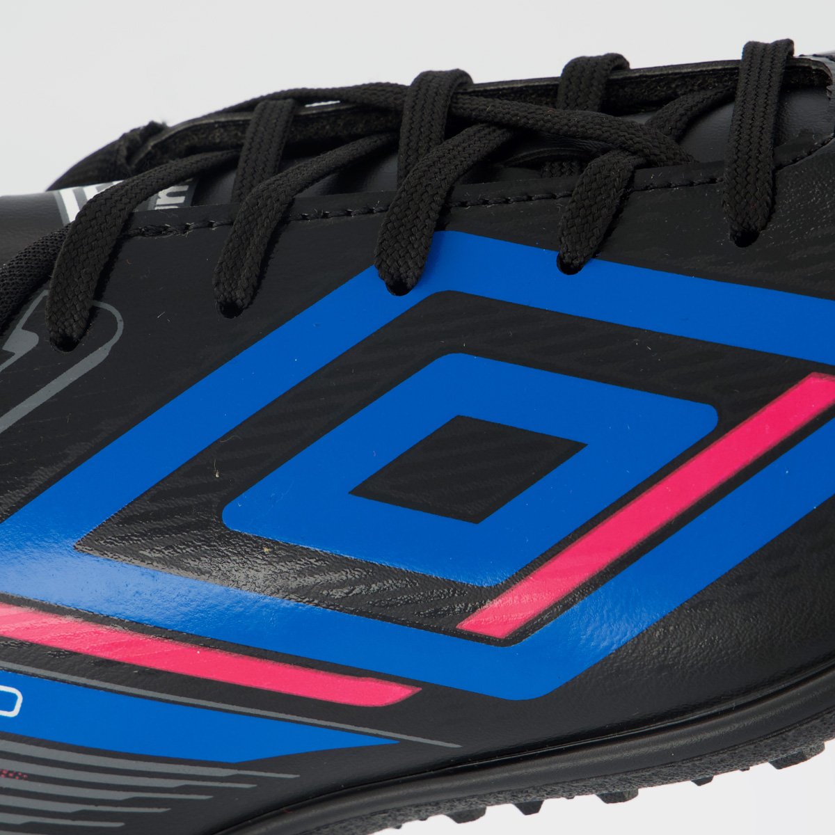 Chuteira Umbro Aerodynamic Society Preta e Azul Preto 7
