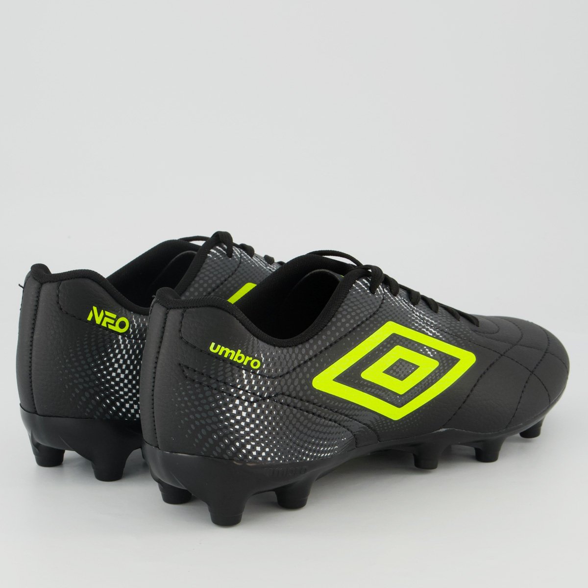 Chuteira Umbro Class Neo Campo Preta e Amarela Preto 3