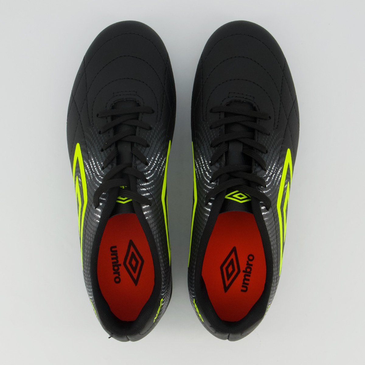 Chuteira Umbro Class Neo Campo Preta e Amarela Preto 4