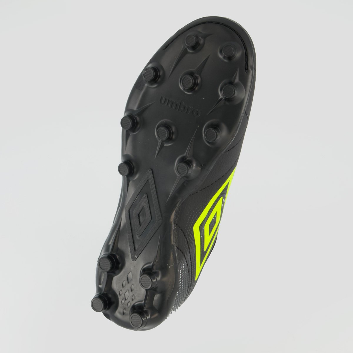 Chuteira Umbro Class Neo Campo Preta e Amarela Preto 5