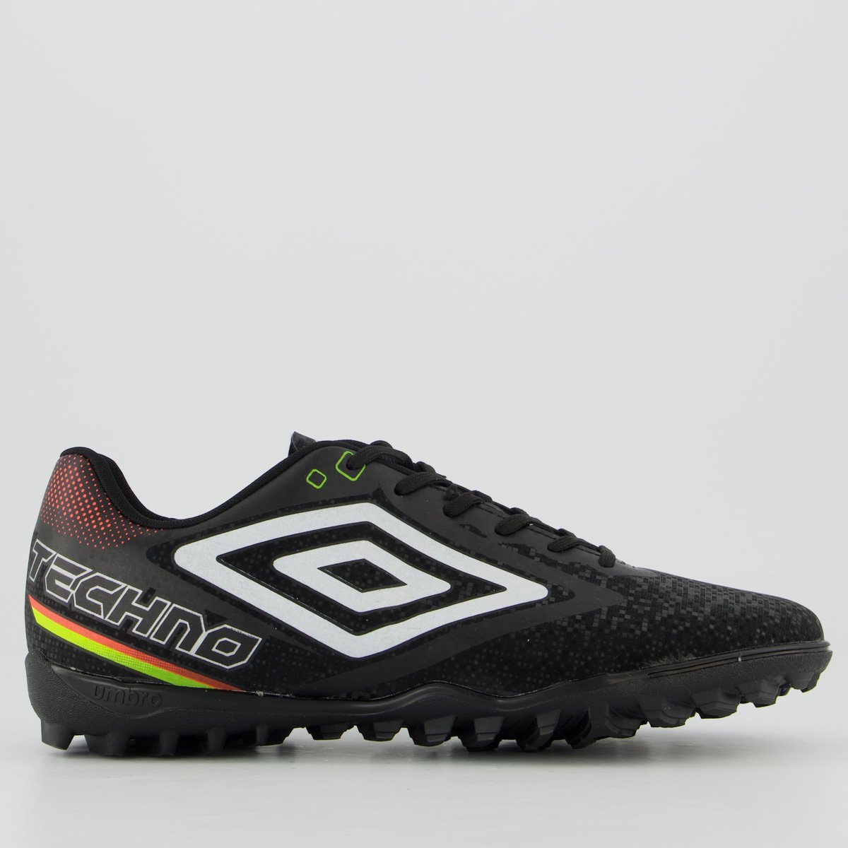 Chuteira Umbro Techno II Society Preta e Branca