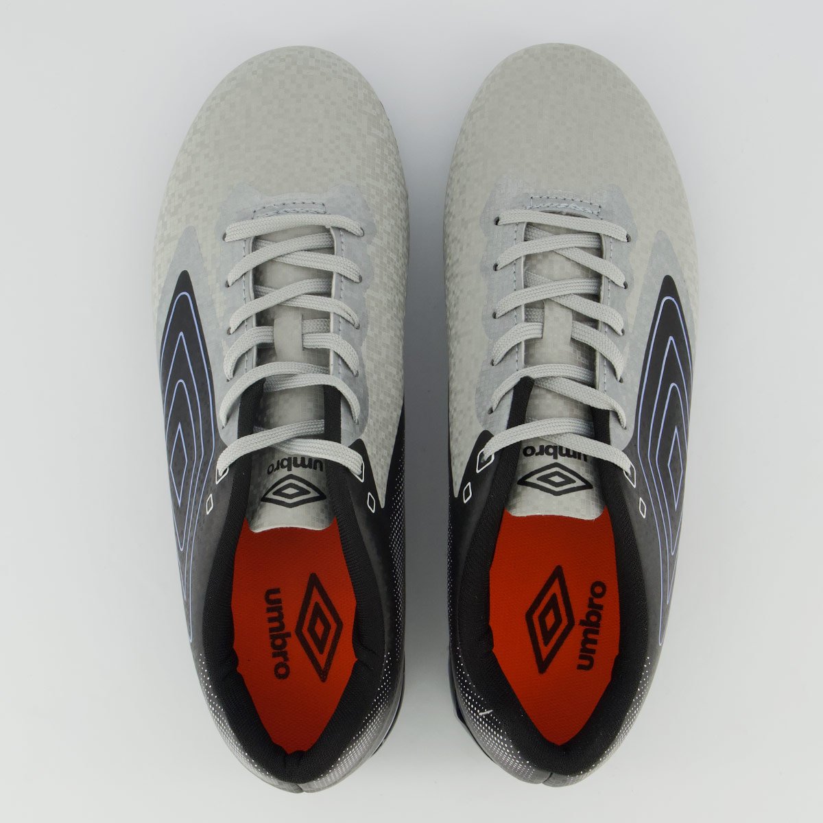 Chuteira Umbro Techno II Campo Prata e Preta Preto/Prata 4