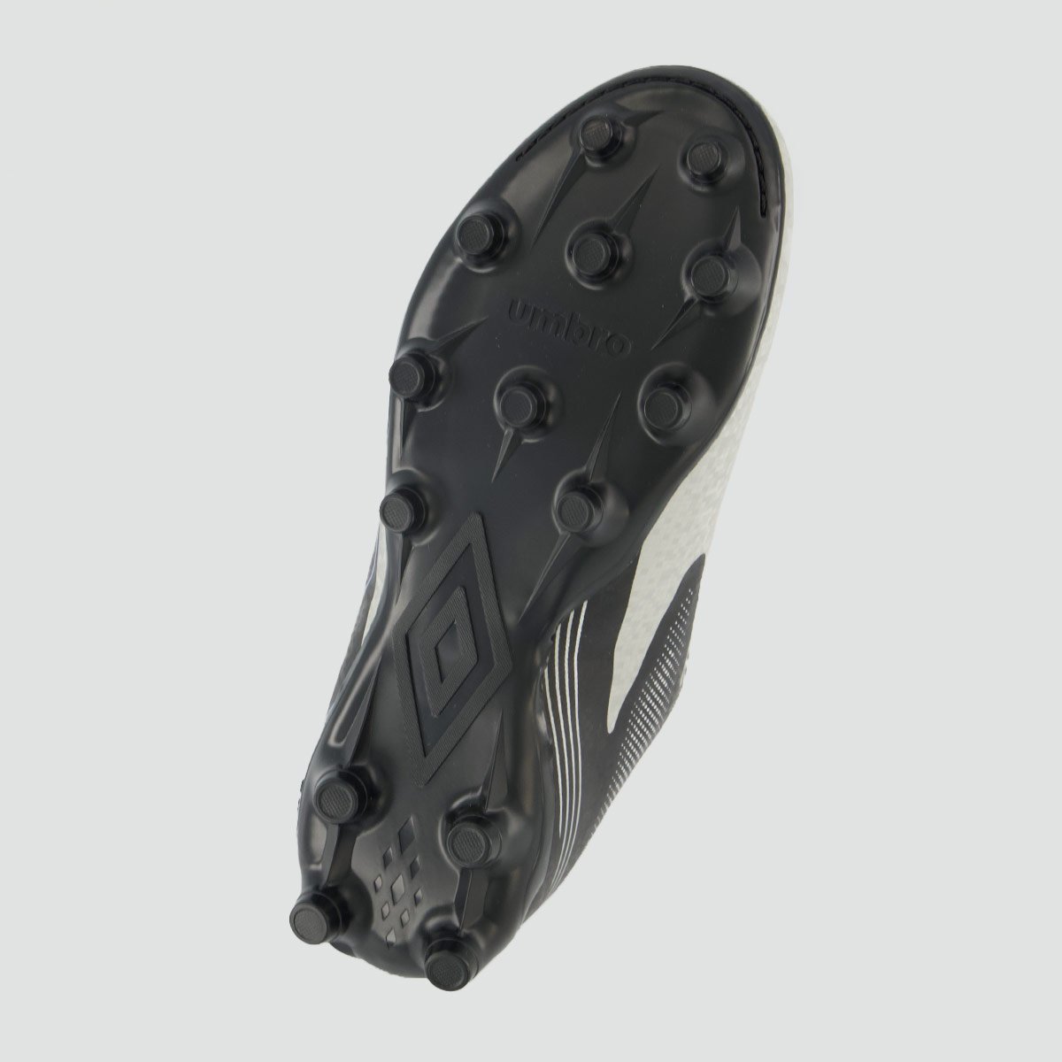 Chuteira Umbro Techno II Campo Prata e Preta Preto/Prata 5