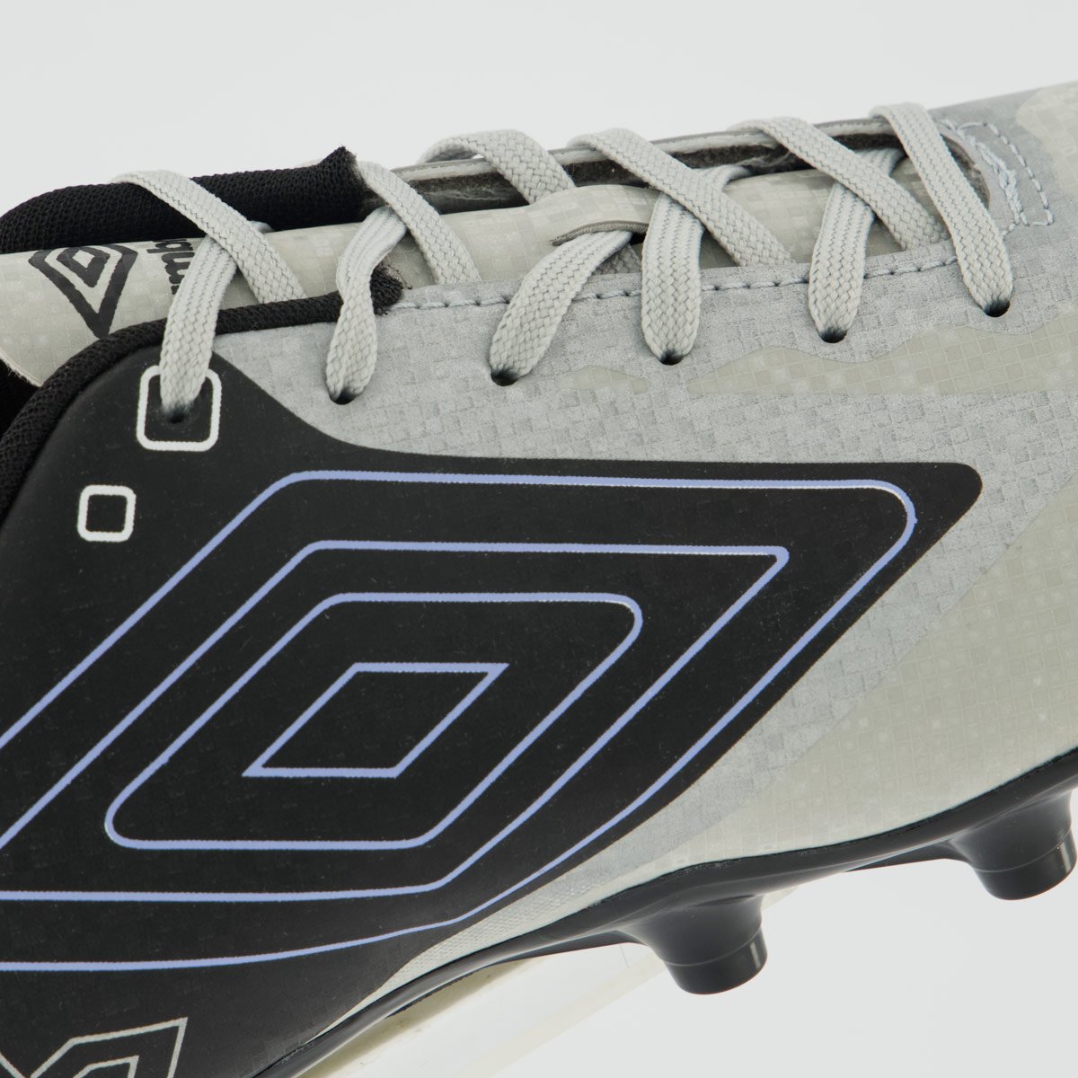 Chuteira Umbro Techno II Campo Prata e Preta Preto/Prata 7