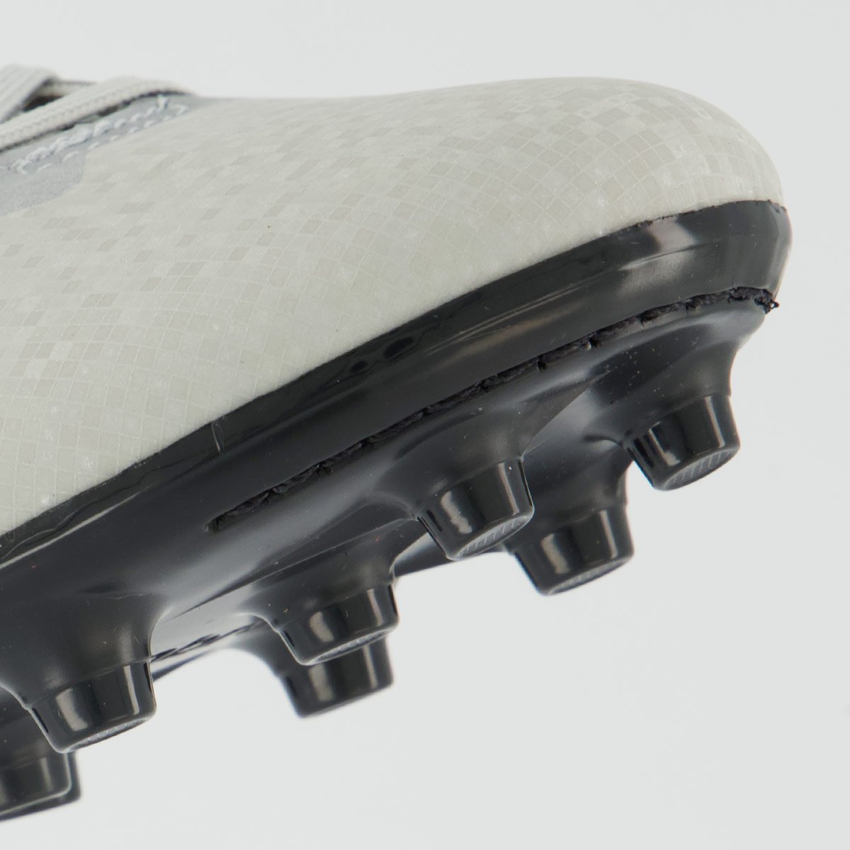 Chuteira Umbro Techno II Campo Prata e Preta Preto/Prata 8