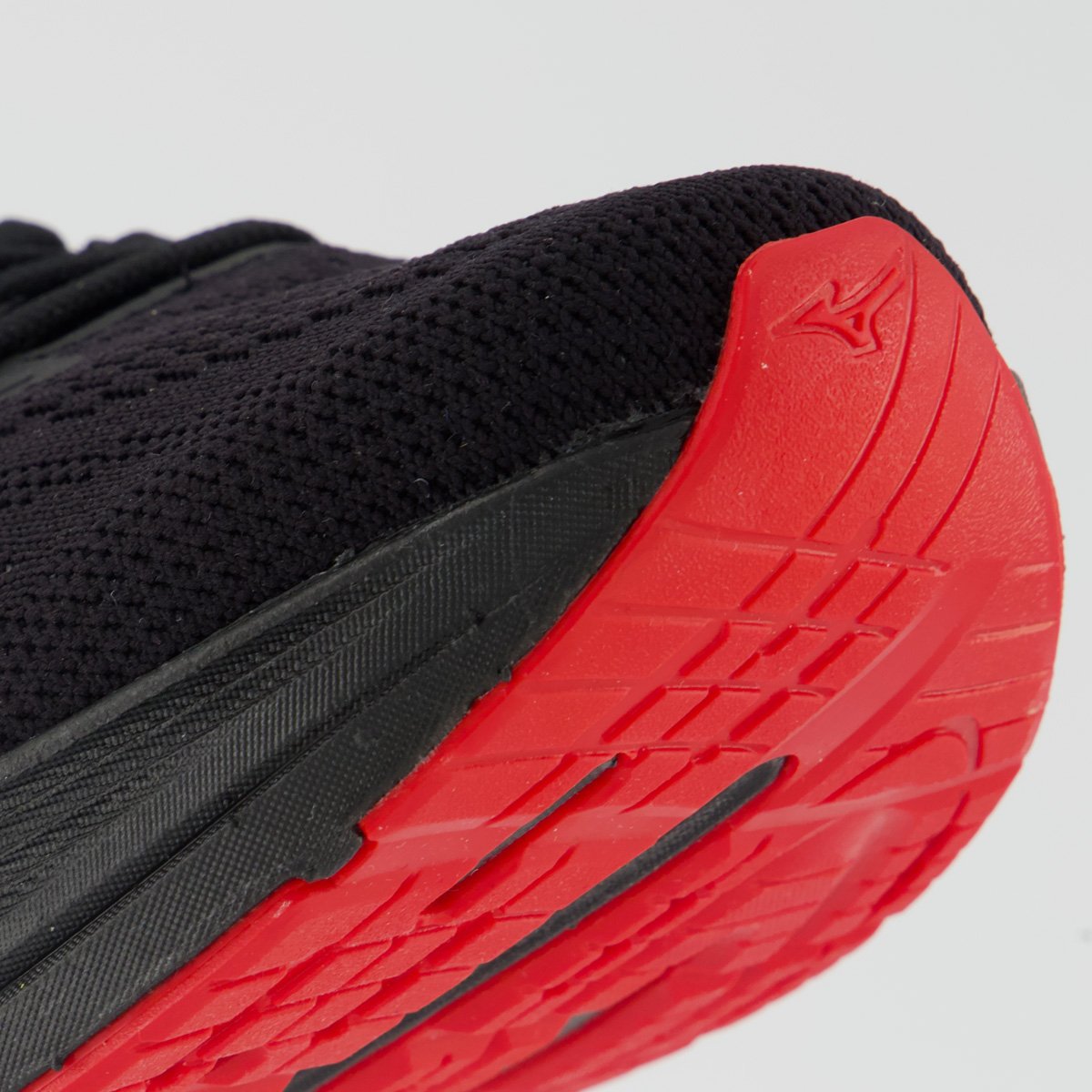 Tênis Mizuno Enigma 3 Preto e Vermelho Preto 8