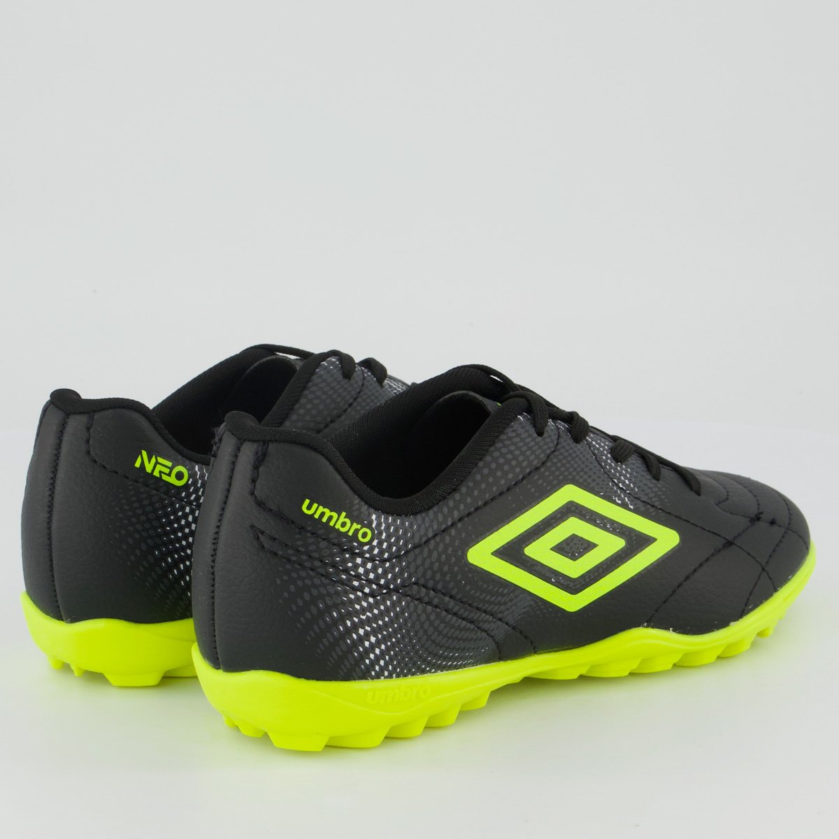 Chuteira Umbro Class Neo Society K Juvenil Preta e Verde Preto 3
