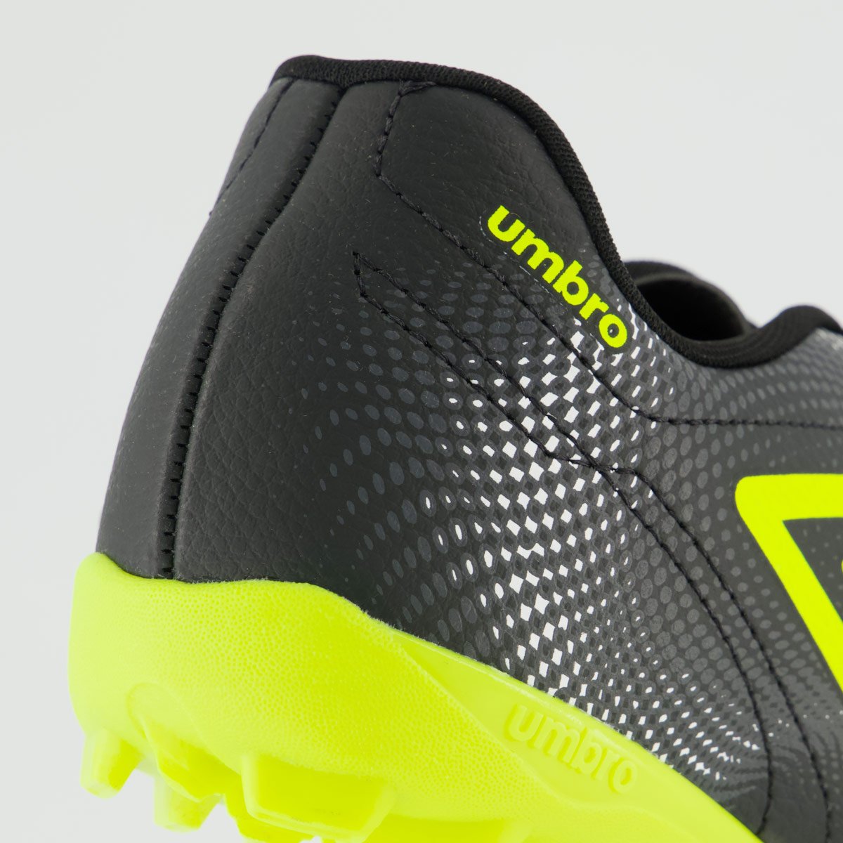 Chuteira Umbro Class Neo Society Preta e Verde Preto 6