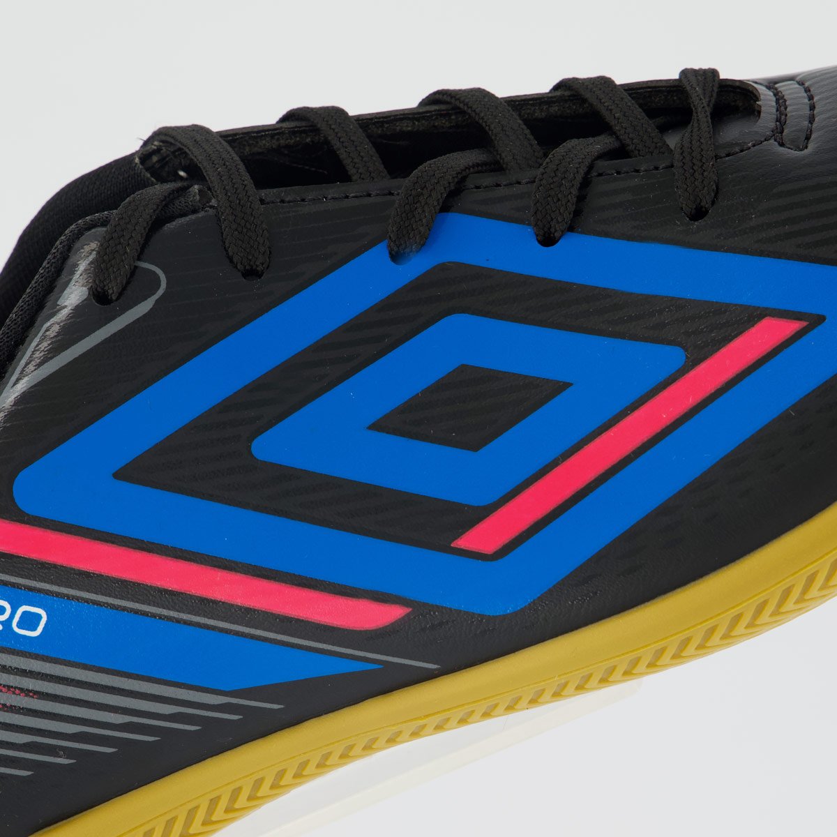 Chuteira Umbro Aerodynamic Futsal Preta e Azul Preto 7