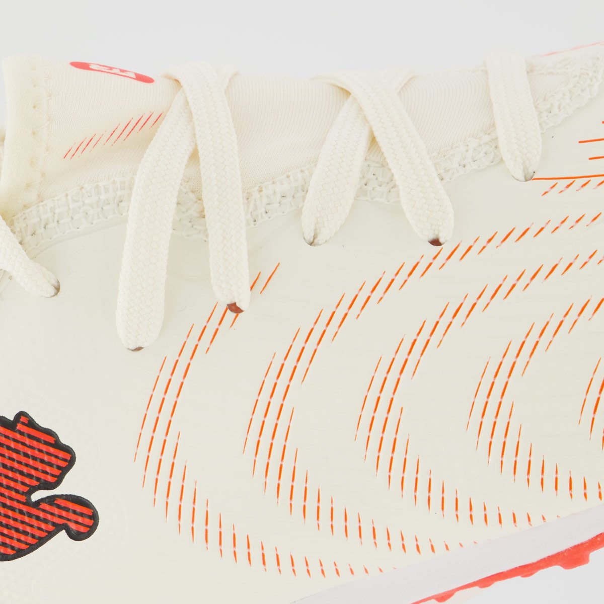 Chuteira Puma Future 9 Play + Mid Society Juvenil Off White e Laranja Off White 7