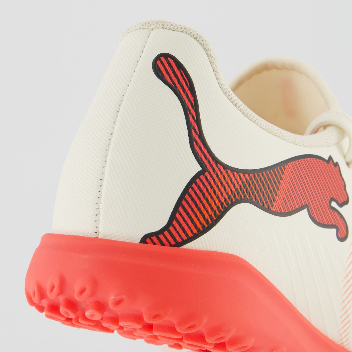 Chuteira Puma Future 9 Play Society Branca e Laranja Branco/Laranja 6