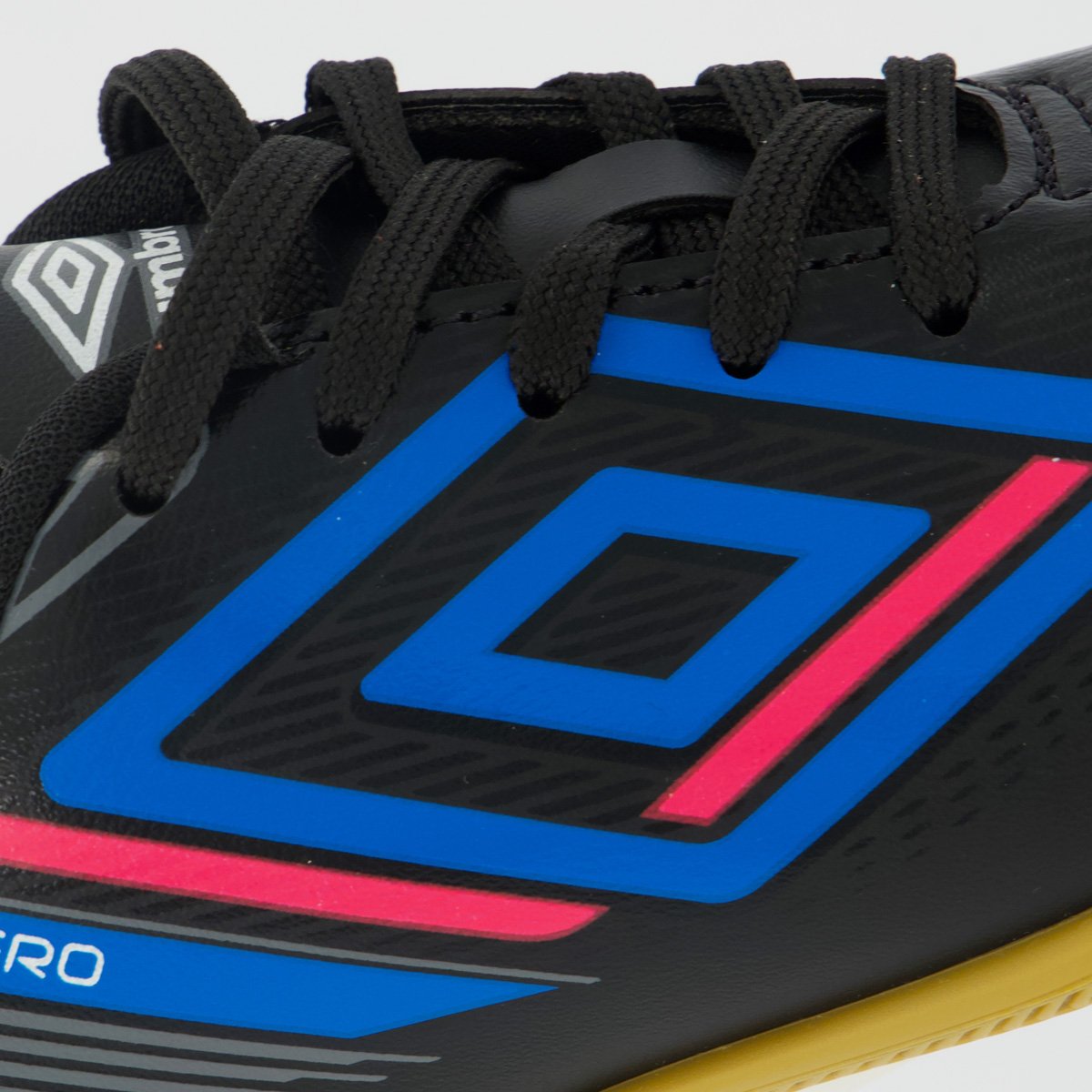 Chuteira Umbro Aerodynamic Futsal Juvenil Preta e Azul Preto/Azul 7