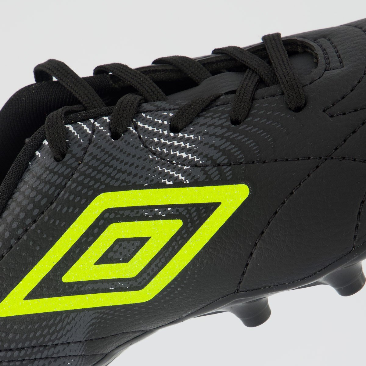 Chuteira Umbro Class Neo Juvenil Preta e Verde Preto 7