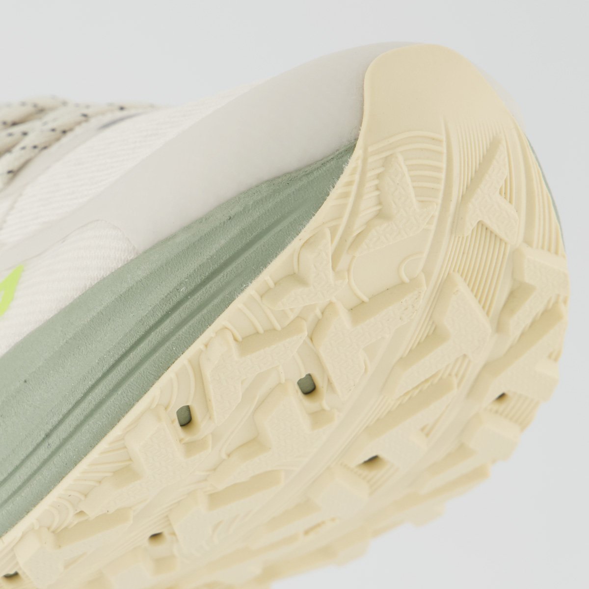 Tênis Fila Racer Skytrail Feminino Off White e Verde Off White/Verde 8