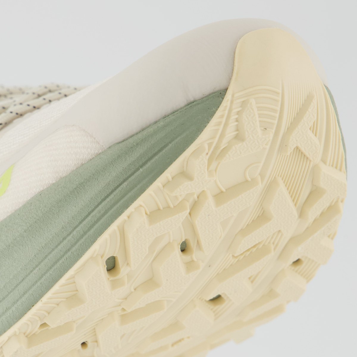Tênis Fila Racer Skytrail Off White e Verde Off White/Verde 8
