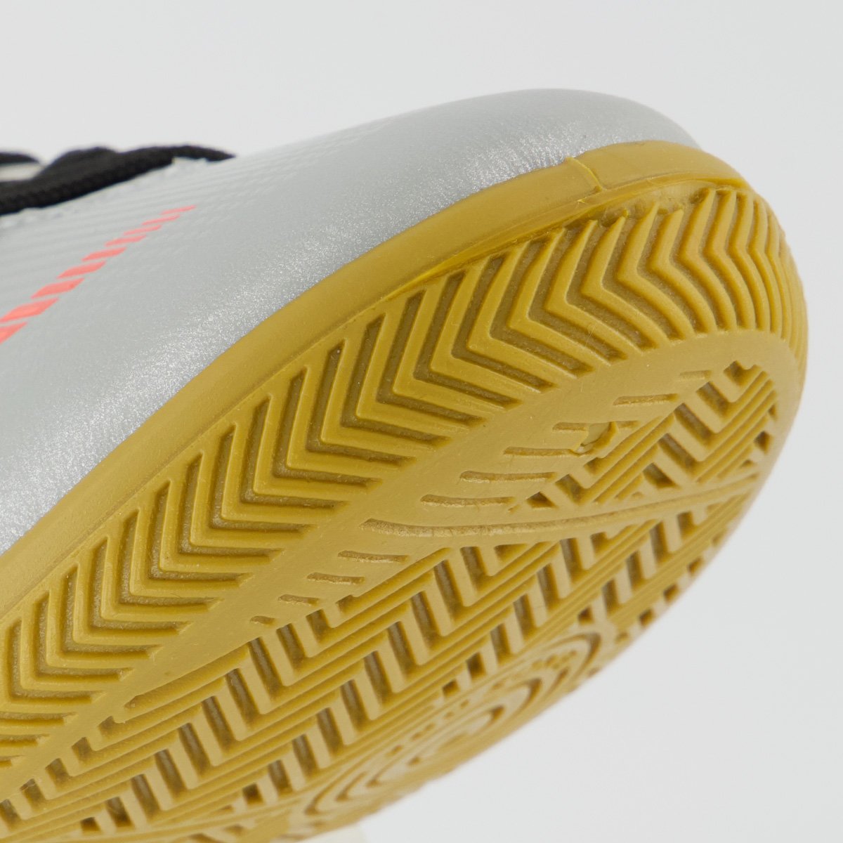 Chuteira Umbro Aerodynamic Futsal Juvenil Prata Prata 8