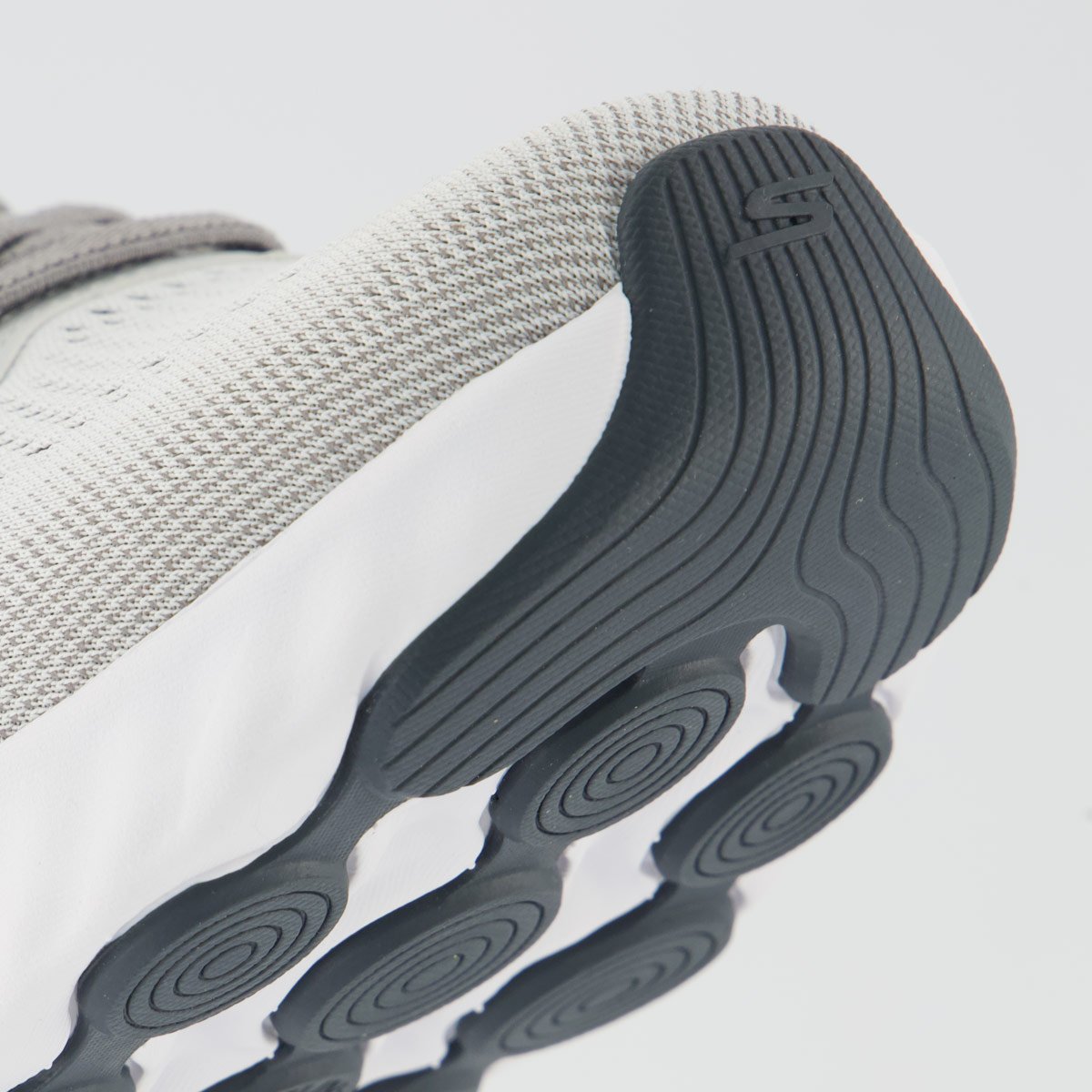 Tênis Skechers Go Run Now Cinza Cinza 8