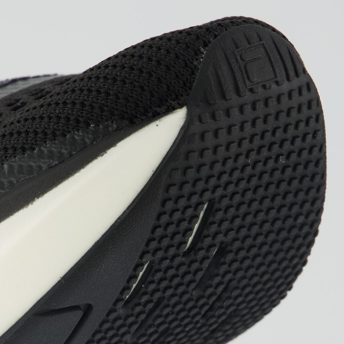 Tênis Fila Speedzone 2 Feminino Preto Preto 8
