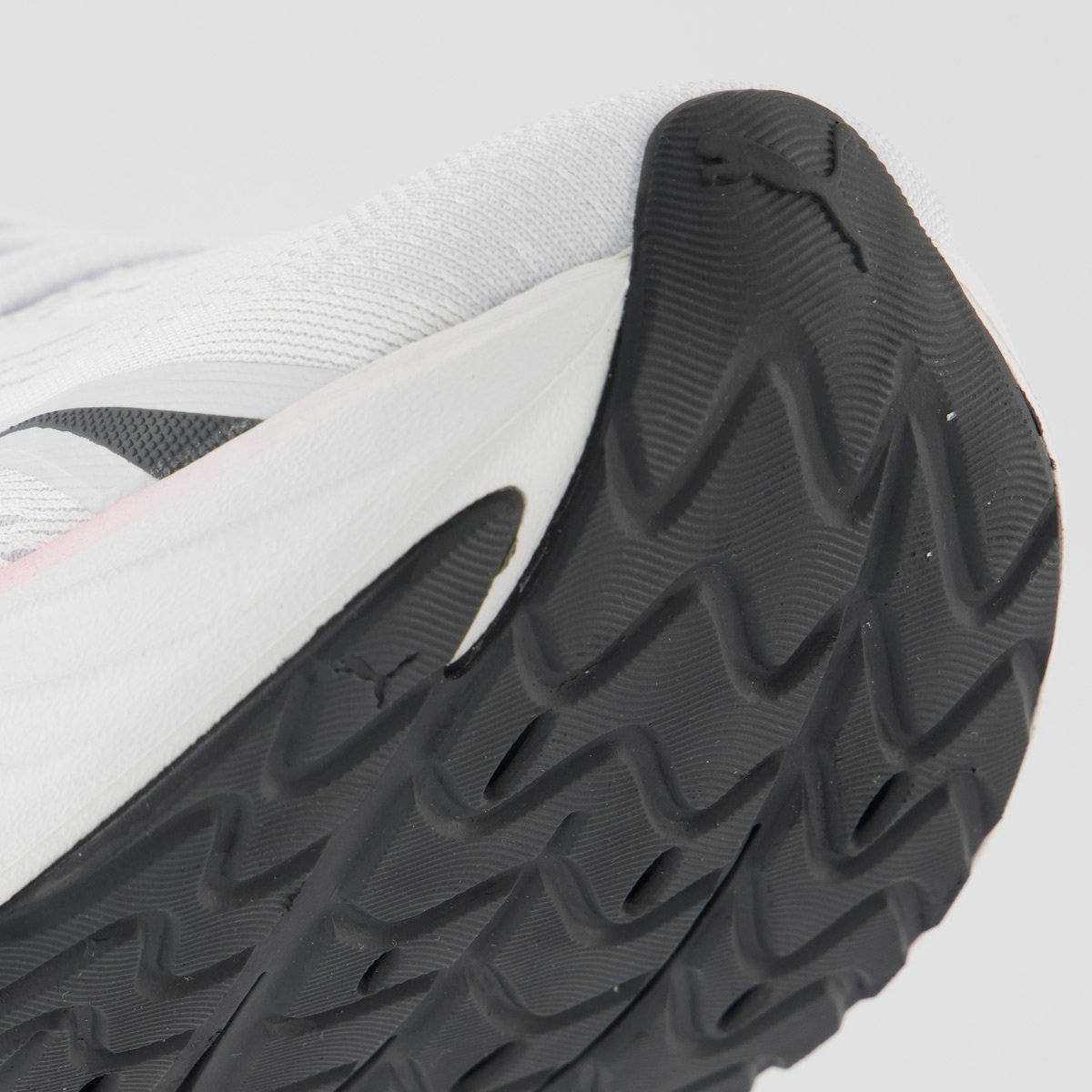 Tênis Puma Maxima Pro Branco e Preto Preto 8
