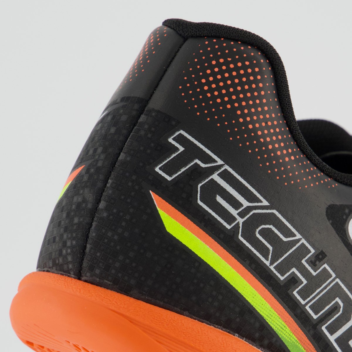 Chuteira Umbro Techno II Futsal Preta e Laranja Preto 6