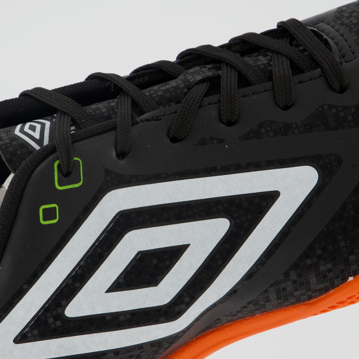 Chuteira Umbro Techno II Futsal Preta e Laranja Preto 7