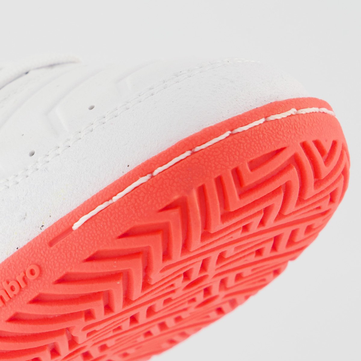 Chuteira Umbro Pro 5 II Futsal Juvenil Branca e Cinza Branco 8