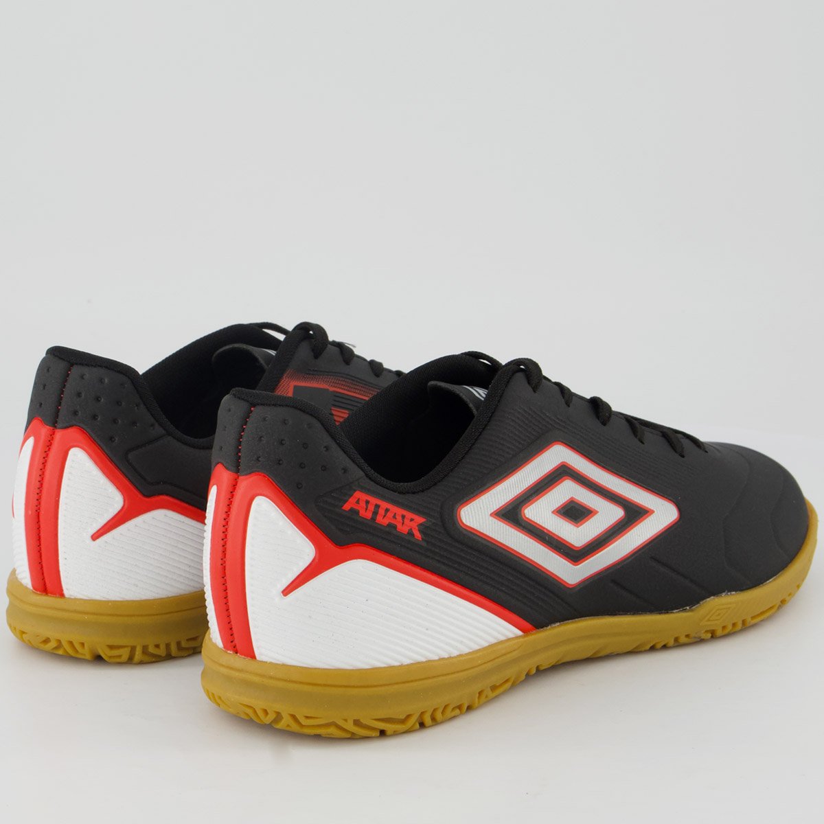 Chuteira Umbro Attak III Futsal Preta e Vermelha Preto 3