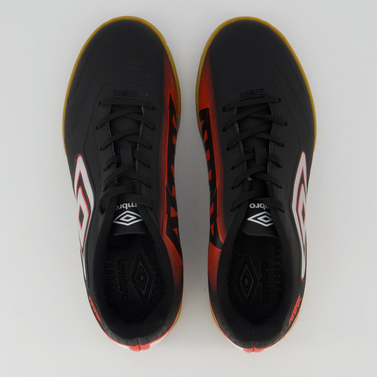 Chuteira Umbro Attak III Futsal Preta e Vermelha Preto 4