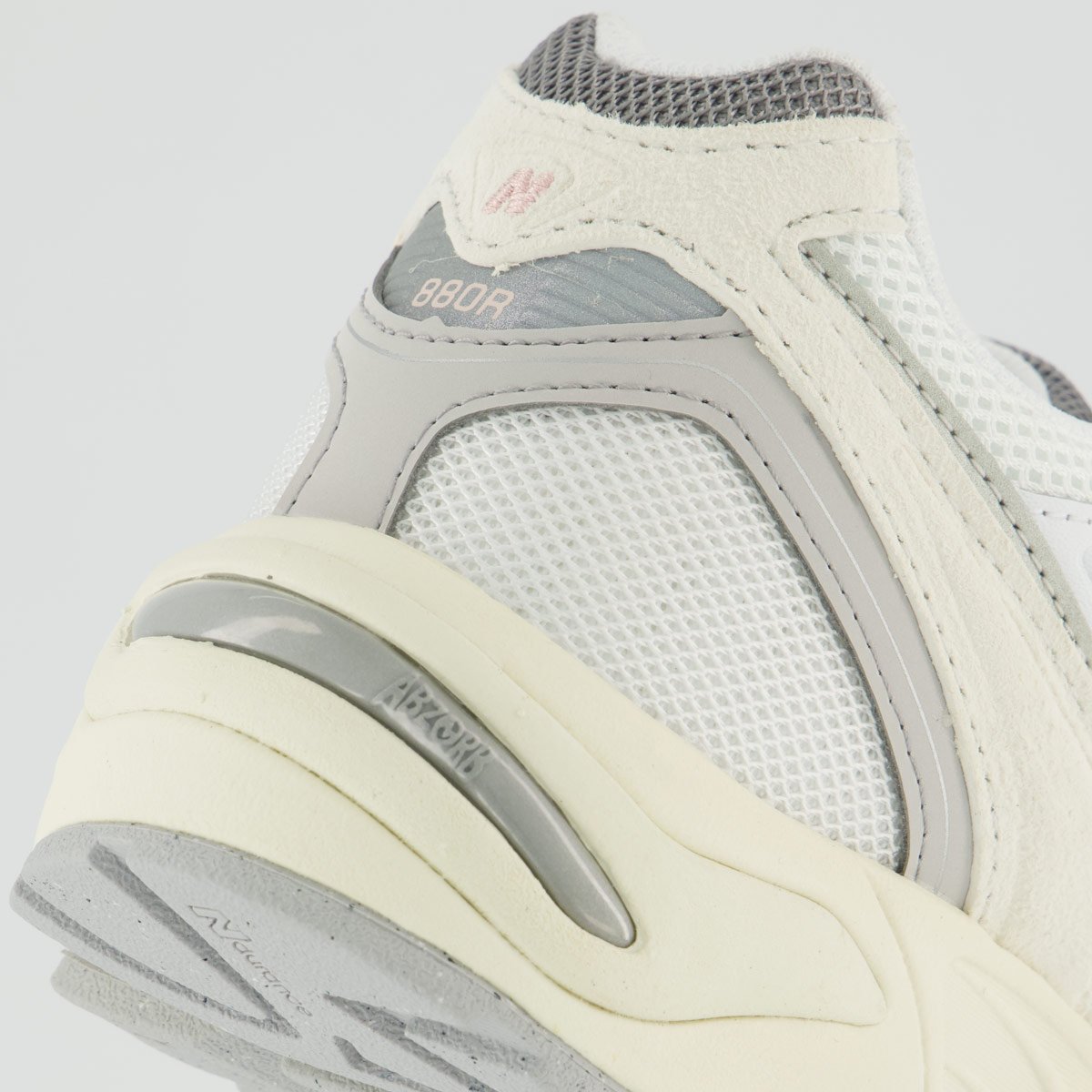 Tênis New Balance 880R Feminino Off White Branco 6