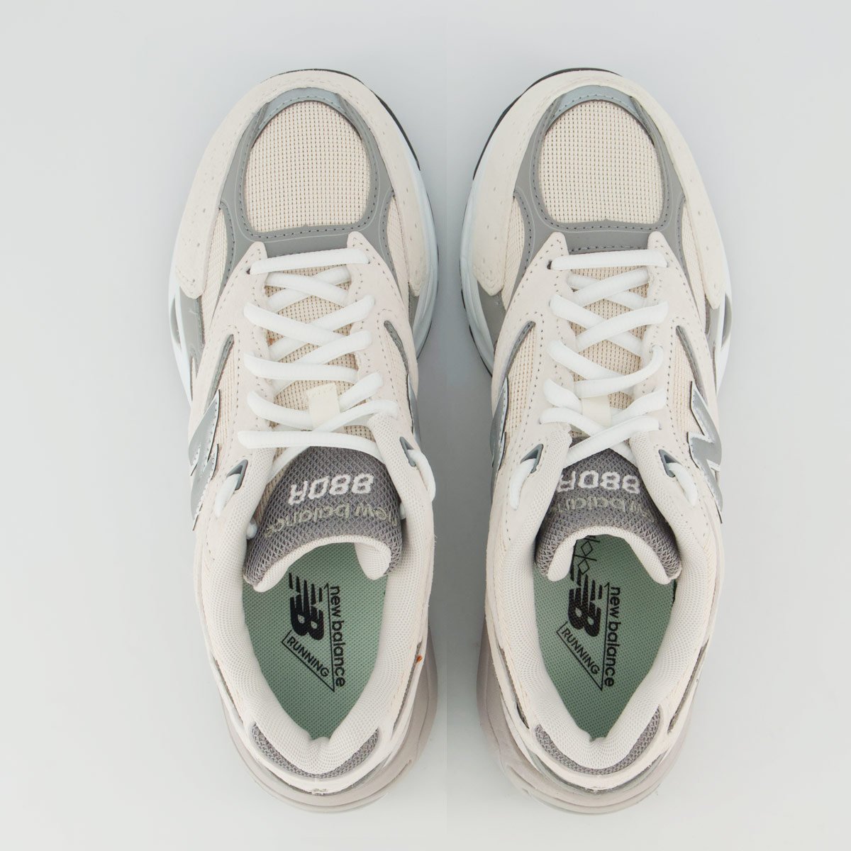 Tênis New Balance 880R Bege e Cinza Cinza 4