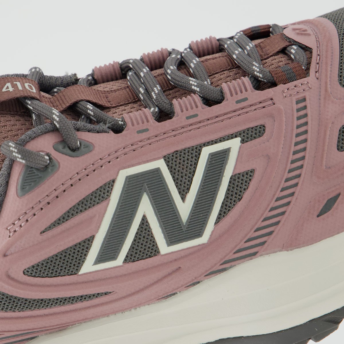 Tênis New Balance Fresh Foam 410 V9 Feminino Bordô e Branco Branco 7