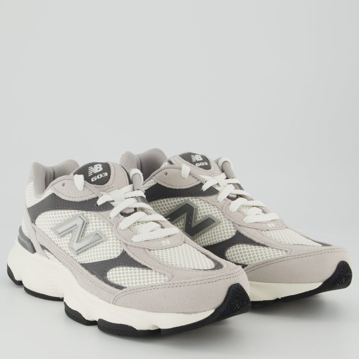 Tênis New Balance 603 Branco e Cinza Cinza 2