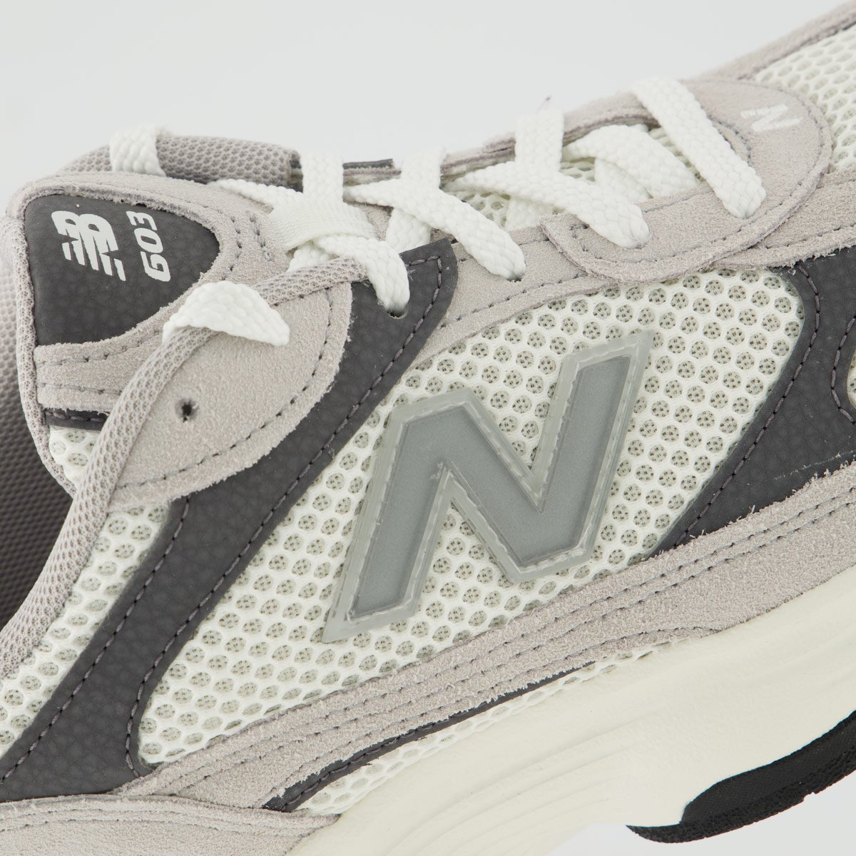 Tênis New Balance 603 Branco e Cinza Cinza 7